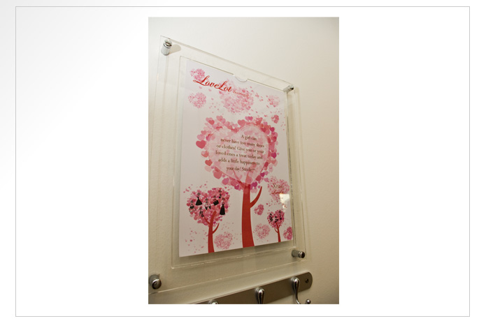 Lovelot Acrylic Frame Display